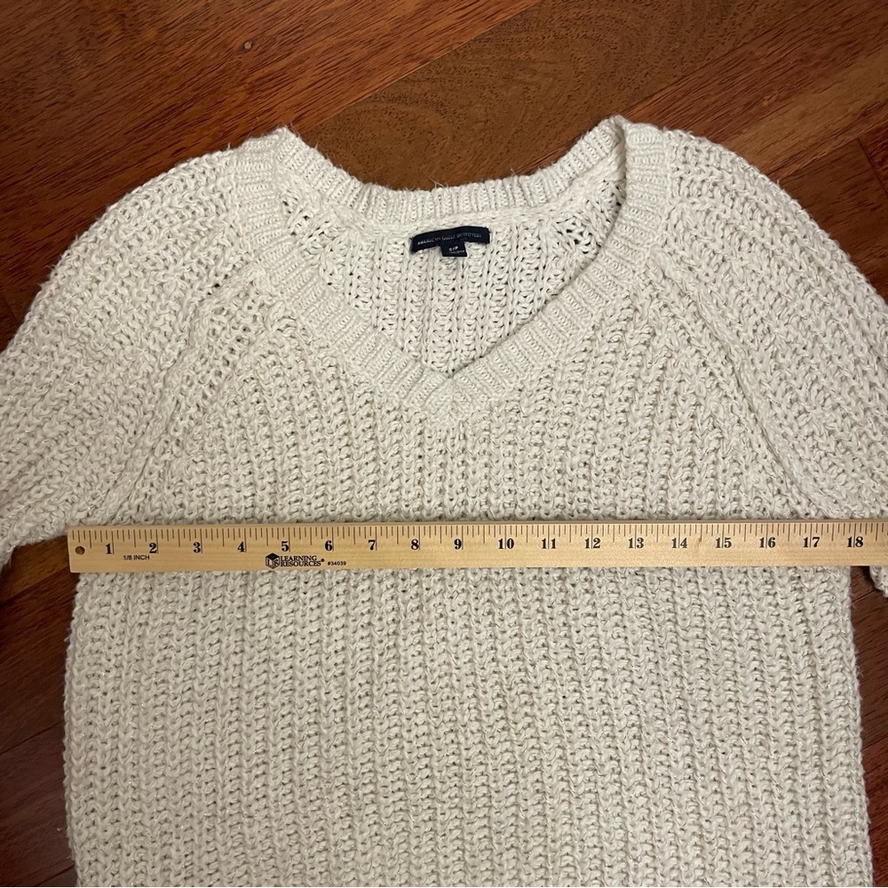 American Eagle Outfitters Off-White V-Neck Sweater - Picture 6 of 7